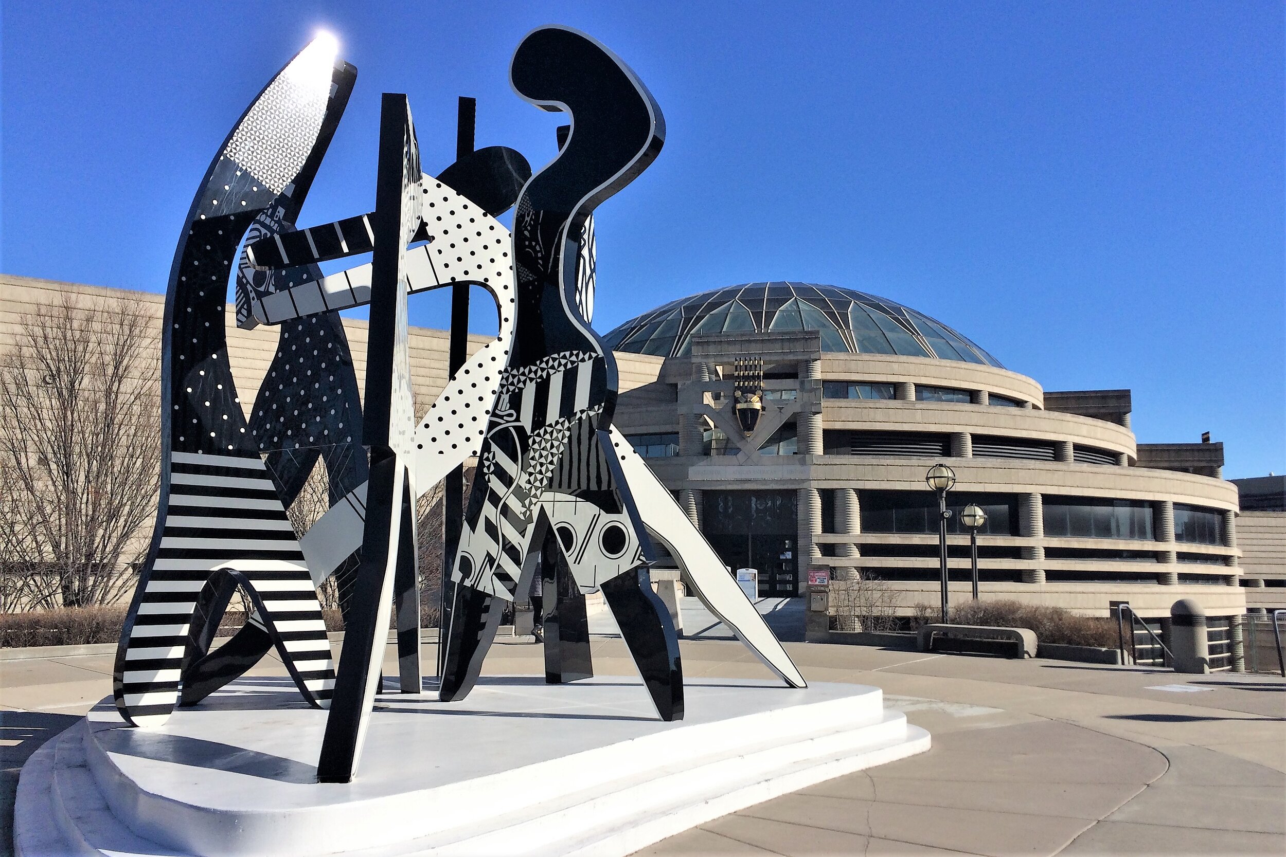 アート・デザイン・音楽 CONTEMPORARY SCULPTURE PROJECTS IN Art on the Rooftop | Monona Terrace | Madison WI